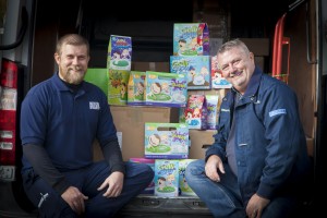 Delsol who deliver Gelicity Zimpli Childrens bath products around the world. Pictured are Delsol Driver Stuart Reid and Gelicity Managing Director Wayne Walton.